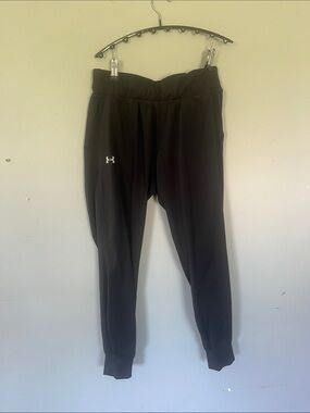 Woman’s Under Armour Black Performance Jogger Pants Medium